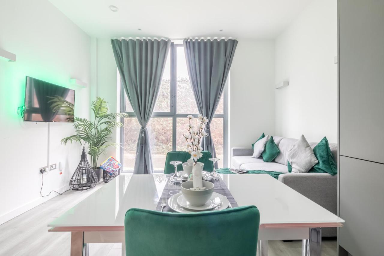 Elegant Apartment มิลตันคีนส์ ภายนอก รูปภาพ